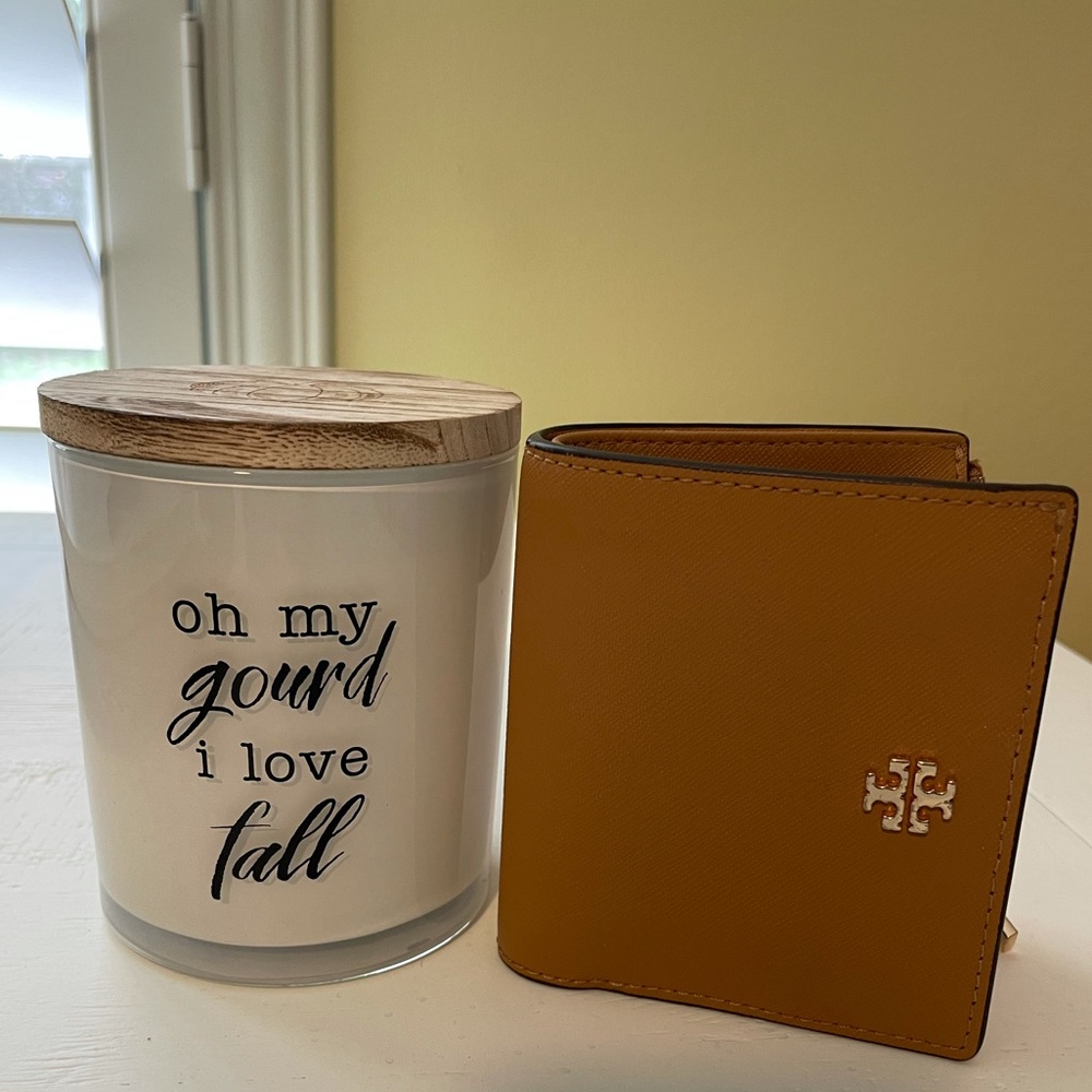 Tory Burch small bifold wallet